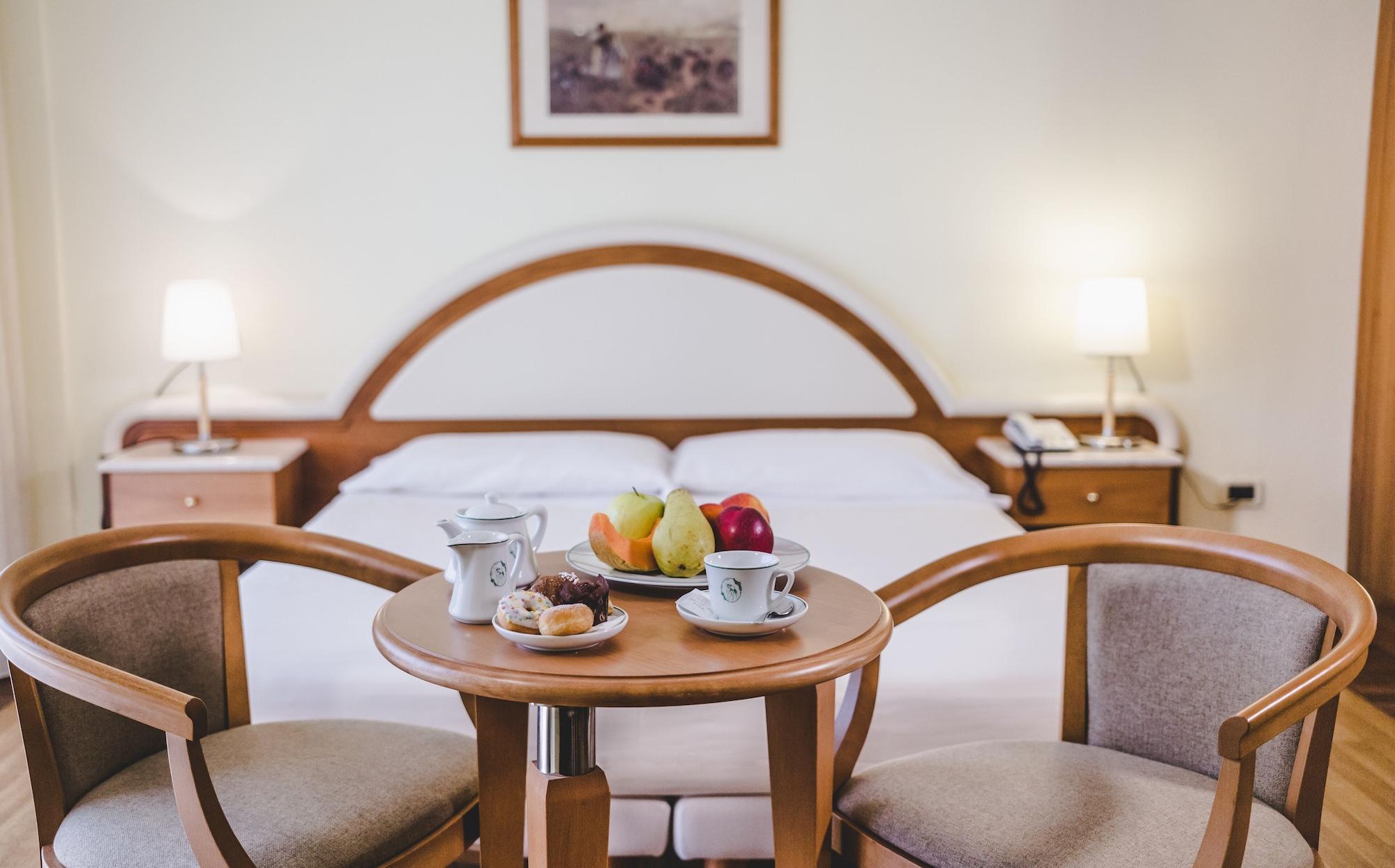 La Fonte Hotel Ome エクステリア 写真