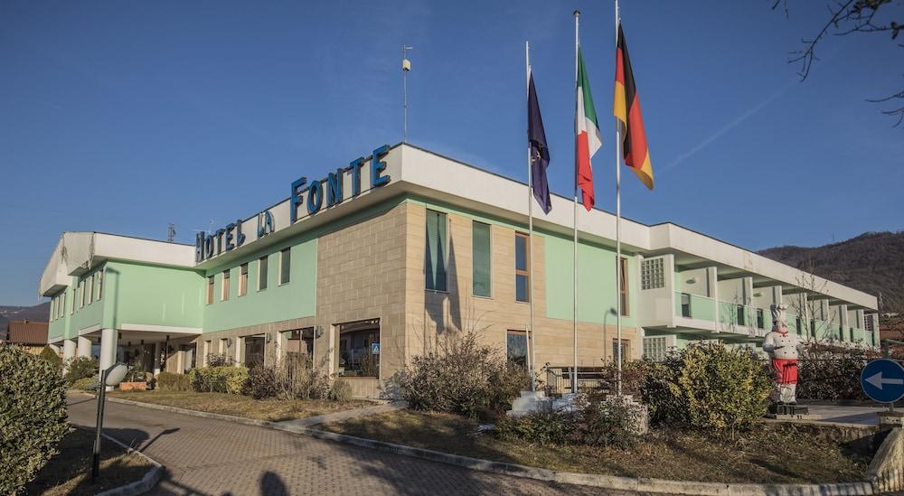 La Fonte Hotel Ome エクステリア 写真
