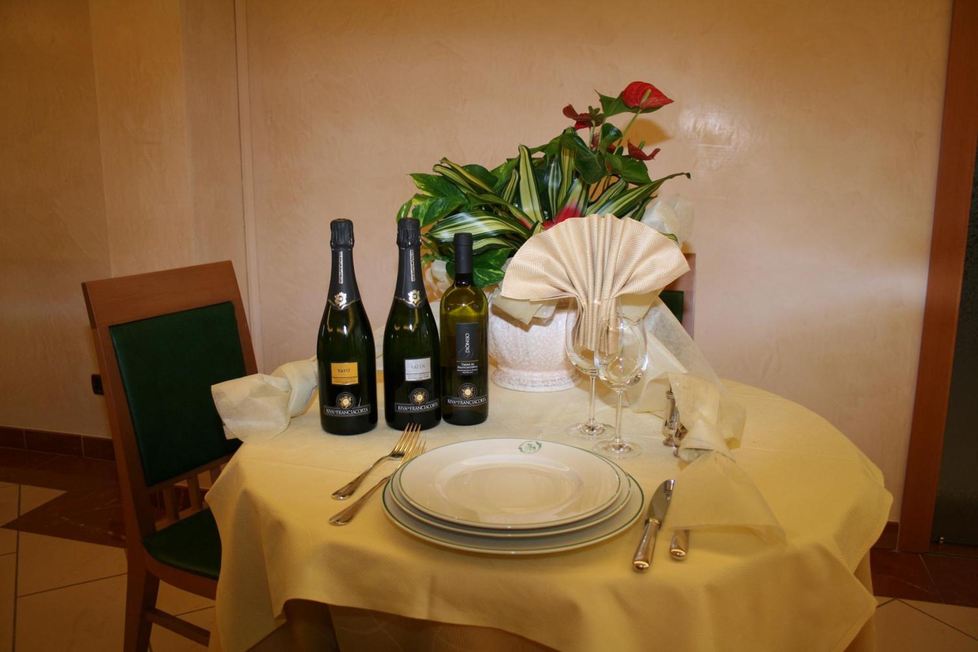 La Fonte Hotel Ome エクステリア 写真