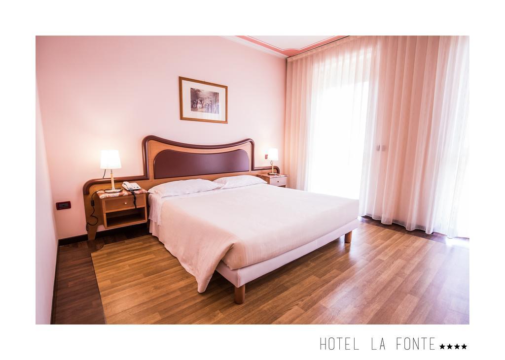 La Fonte Hotel Ome エクステリア 写真