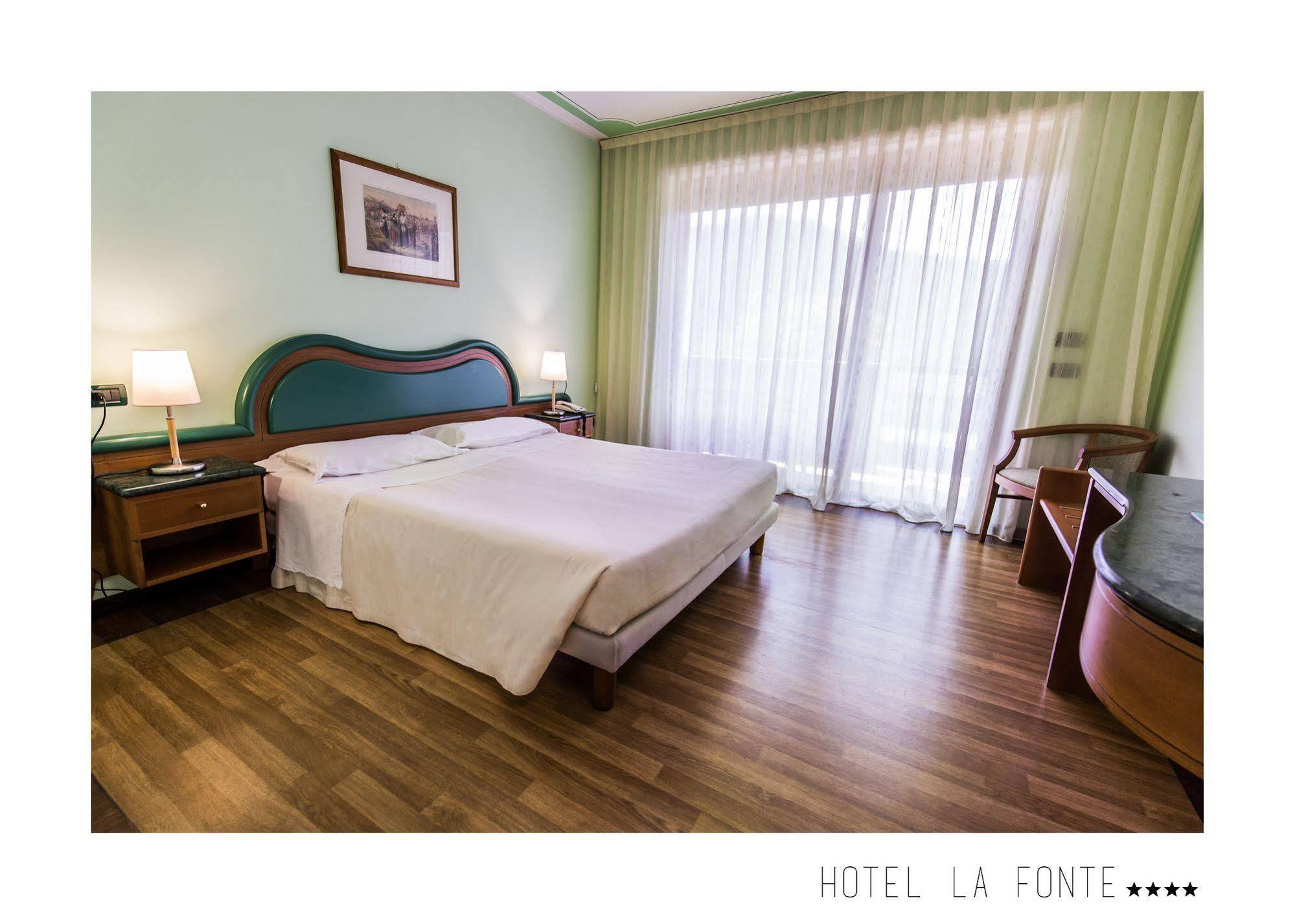 La Fonte Hotel Ome エクステリア 写真