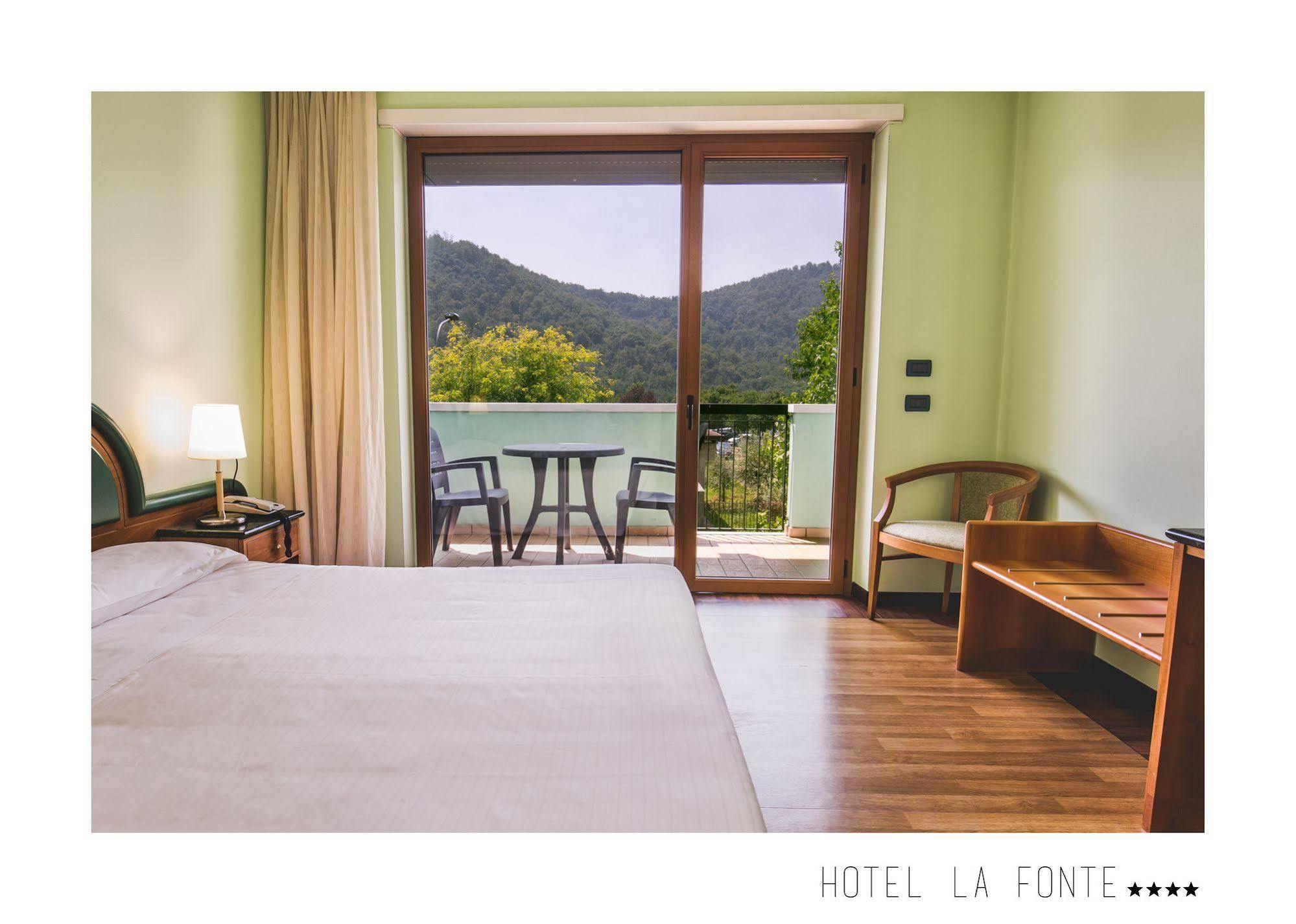 La Fonte Hotel Ome エクステリア 写真